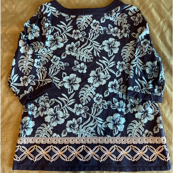 Tommy Bahama large navy blue floral embroidered blouse - Picture 5 of 6